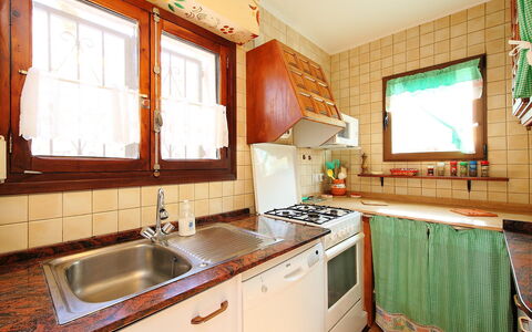 El Nido de Luisa: Property, Room, Countertop, Kitchen, Sink, Cabinetry, Furniture, Green, Building, Interior Design