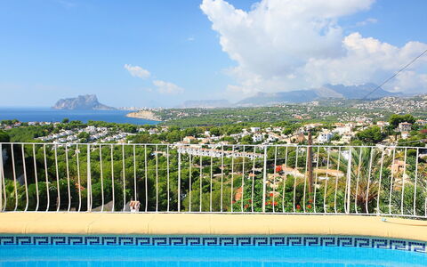 El Nido de Luisa: Natural Landscape, Property, Vegetation, Sky, Swimming Pool, Resort, Real Estate, Leisure, Estate, Vacation