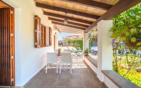Can Niu: Flooring, Floor, Home, Ceiling, Door, Porch, Shade, Wood Stain, Estate, Houseplant