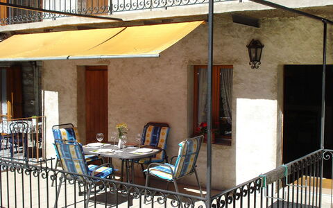 Vergeletto 100: Property, Building, Patio, House, Porch, Shade, Awning, Umbrella, Balcony, Home