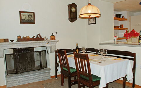 Vergeletto 100: Room, Furniture, Property, Dining Room, Table, Interior Design, Building, Floor, House, Ceiling