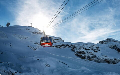 Parkweg 9 102: Sky, Cloud, Snow, Mountain, Slope, Cable Car, Highland, Electricity, Freezing, Terrain