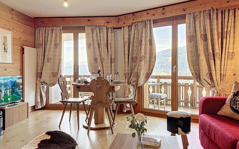 Accommodation:&nbsp;Le Bristol A56 783.25