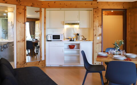 Accommodation:&nbsp;Le Bristol A16 783.17