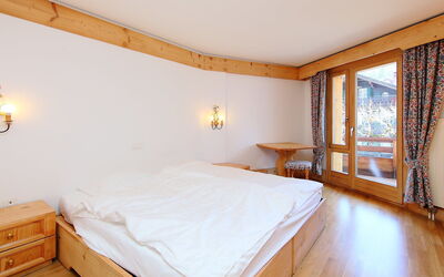 Accommodation:&nbsp;Le Bristol B11 783.9