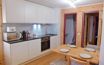 Accommodation:&nbsp;Le Bristol B11 783.9