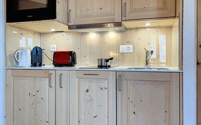 Accommodation:&nbsp;Le Bristol A56 783.25
