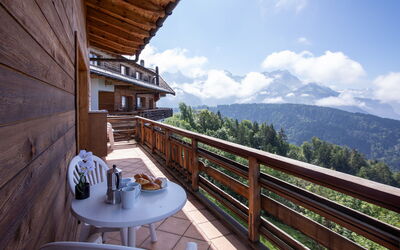 Accommodation:&nbsp;Le Bristol A52 783.5