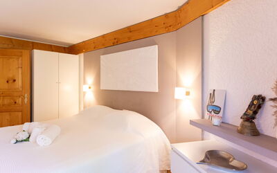 Accommodation:&nbsp;Bristol C40 783.30