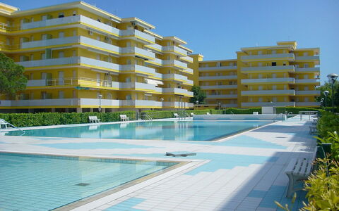 Valbella: Building, Property, Condominium, Apartment, Real Estate, Residential Area, Swimming Pool, Resort, Architecture, Mixed-Use
