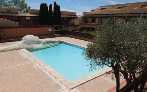 Saint Cyprien 810: Leaf, Garden, Shade, Eco Hotel, Outdoor Furniture, Yard, Landscaping, Design