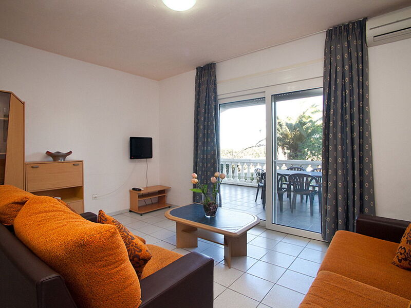 Accommodation:&nbsp;Royal Delta 560.4
