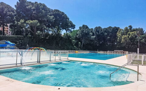 Les Morières: Blue, Swimming Pool, Resort, Composite Material, Leisure, Thermae, Resort Town, Shade, Leisure Centre