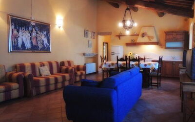 Accommodation:&nbsp;Camelia