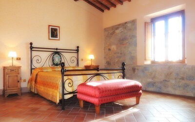 Accommodation:&nbsp;Camelia