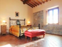 Accommodation:&nbsp;Camelia