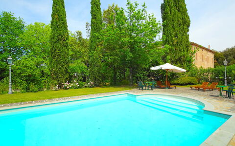 Perugia 250: Water, Plant, Sky, Property, Building, Green, Azure, Tree, Nature, Swimming Pool