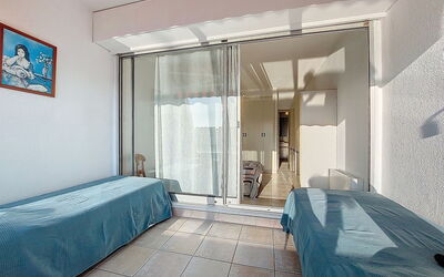 Accommodation:&nbsp;Le Nirvana 285.1