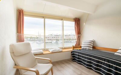 Accommodation:&nbsp;Le Nirvana 285.2