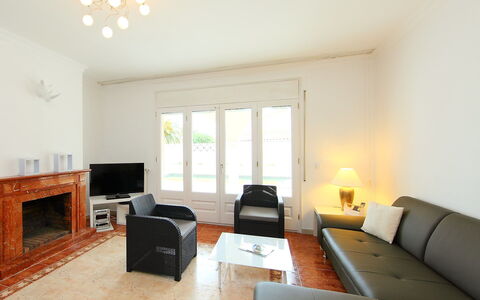 Requesens: Room, Property, Living Room, Furniture, Interior Design, Building, Floor, House, Table, Real Estate