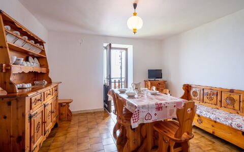 Vetan: Furniture, Table, Wood, Interior Design, Flooring, Floor, Building, Wood Stain, Shelf, Tablecloth