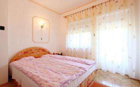 Daisy 2: Bedroom, Bed, Room, Furniture, Property, Bed Sheet, Bed Frame, Mattress, Bedding, Interior Design