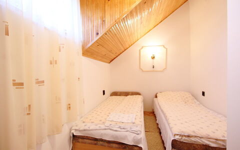 Daisy 2: Room, Bed, Property, Bedroom, Furniture, Interior Design, Building, Comfort, House, Floor