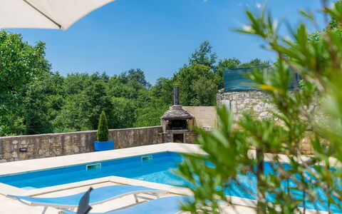 Šterna: Water, Plant, Sky, Cloud, Daytime, Swimming Pool, Azure, Tree, Building, Outdoor Furniture