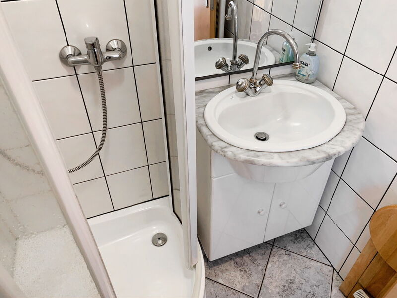 Accommodation:&nbsp;Dehne 110.1