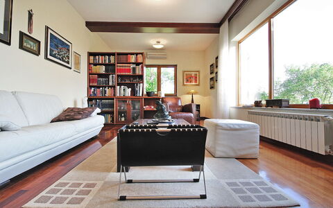 Vesna: Room, Living Room, Interior Design, Floor, Property, Wood Flooring, Furniture, Laminate Flooring, Building, Hardwood