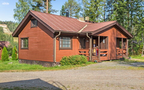 Villa Illi: Wood, House, Cottage, Home, Roof, Siding, Rural Area, Land Lot, Log Cabin