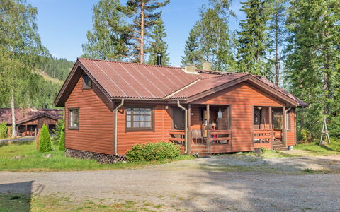Villa Illi: Tree, Wood, Cottage, House, Home, Roof, Land Lot, Rural Area, Siding