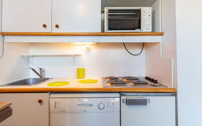 Accommodation:&nbsp;Nécou 505 330.3
