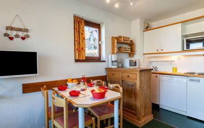 Accommodation:&nbsp;Nécou 505 330.3