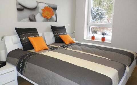 Les Terrasses du Lac: Bedroom, Bed, Bed Sheet, Bedding, Furniture, Room, Orange, Bed Frame, Duvet Cover, Property