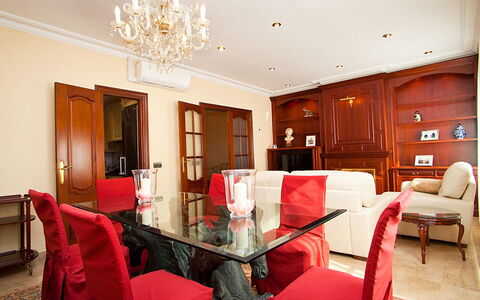 Pg Gracia - Valencia: Room, Property, Interior Design, Furniture, Dining Room, Building, Living Room, Table, Ceiling, Real Estate