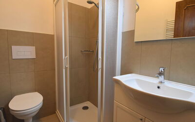 Accommodation:&nbsp;Elettra 100.3
