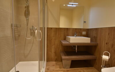 Accommodation:&nbsp;Elettra 100.7
