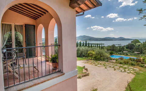 Olindia: Property, Building, Real Estate, House, Estate, Architecture, Hacienda, Room, Home, Arch