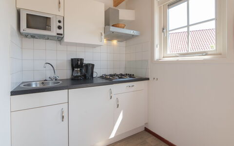 Wemeldinge 200: Cabinetry, Kitchen Sink, Sink, Countertop, Tap, Kitchen Stove, Window, Kitchen Appliance, Building, Kitchen