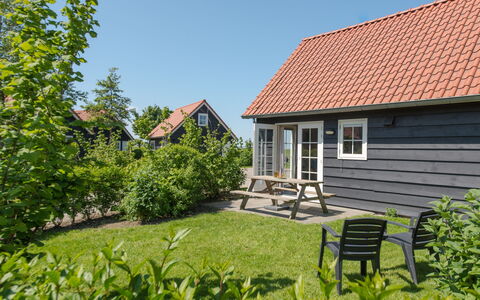Wemeldinge 200: Plant, Sky, Building, Window, Nature, House, Natural Landscape, Cottage, Grass, Architecture