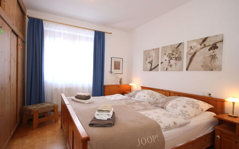 Seekarblick: Bedroom, Furniture, Bed, Room, Property, Bed Sheet, Interior Design, Bed Frame, Mattress, Bedding