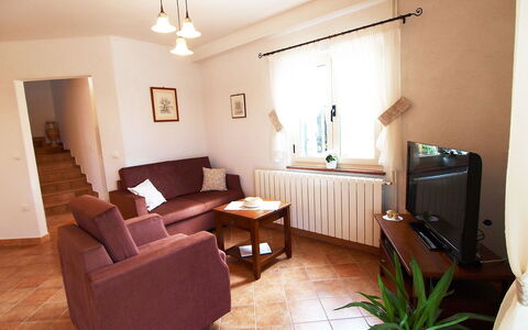 Mirela: Room, Property, Furniture, Living Room, Interior Design, Floor, Building, Ceiling, House, Wall