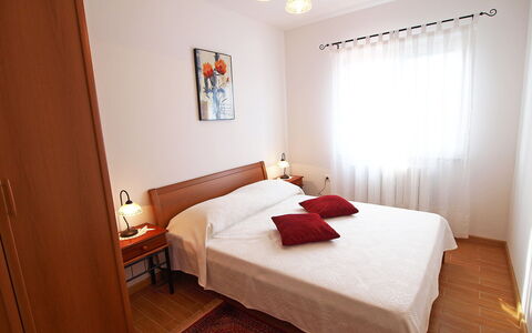 Mirela: Bedroom, Bed, Furniture, Room, Bed Sheet, Property, Bed Frame, Bedding, Mattress, Floor