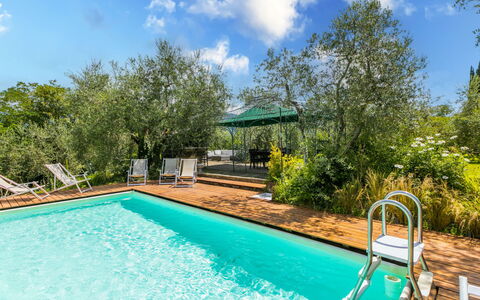 Villa Vittoria: Water, Cloud, Plant, Sky, Property, Swimming Pool, Azure, Building, Tree, Body Of Water