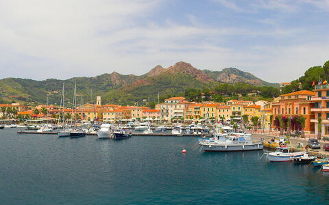 Casina: Body Of Water, Marina, Harbor, Water, Sky, Sea, Boat, Town, Coast, Port