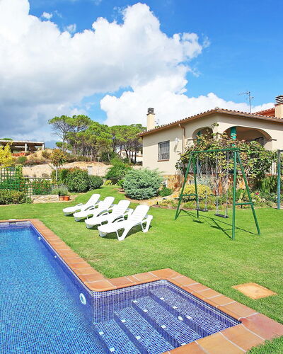 Marina: Property, Real Estate, House, Building, Residential Area, Home, Estate, Swimming Pool, Grass, Resort