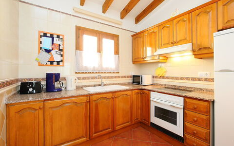 Del Azahar: Countertop, Cabinetry, Kitchen, Room, Furniture, Property, Interior Design, Building, Home, Ceiling