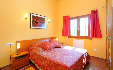 Del Azahar: Bedroom, Bed, Room, Furniture, Bed Sheet, Property, Bedding, Bed Frame, Interior Design, Ceiling
