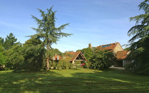 La Gicquelière: Sky, Plant, Natural Landscape, Land Lot, Building, Cloud, House, Grass, Tree, Landscape